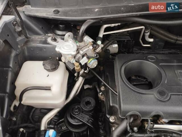 Черный Хендай их35, объемом двигателя 2 л и пробегом 230 тыс. км за 9500 $, фото 1 на Automoto.ua