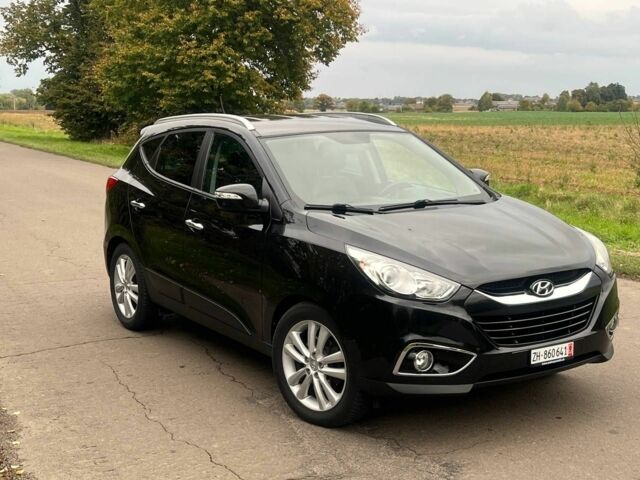 Черный Хендай их35, объемом двигателя 2 л и пробегом 233 тыс. км за 13500 $, фото 7 на Automoto.ua