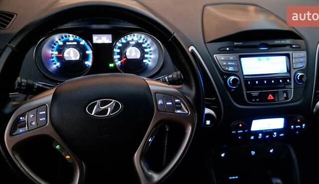 Черный Хендай их35, объемом двигателя 2 л и пробегом 264 тыс. км за 11900 $, фото 14 на Automoto.ua