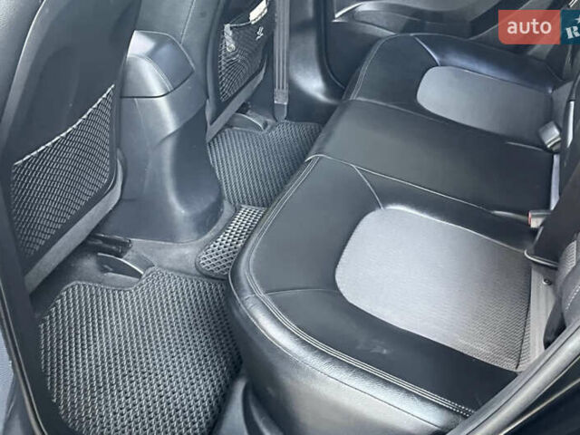 Чорний Хендай іх35, об'ємом двигуна 2 л та пробігом 196 тис. км за 12900 $, фото 20 на Automoto.ua