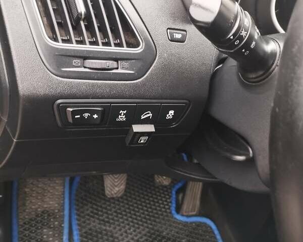 Черный Хендай их35, объемом двигателя 2 л и пробегом 230 тыс. км за 9500 $, фото 8 на Automoto.ua