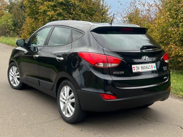 Черный Хендай их35, объемом двигателя 2 л и пробегом 233 тыс. км за 13500 $, фото 11 на Automoto.ua