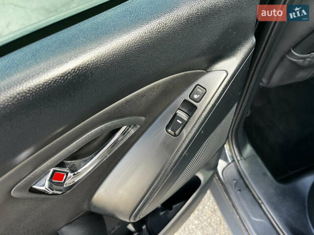 Чорний Хендай іх35, об'ємом двигуна 2 л та пробігом 226 тис. км за 12999 $, фото 31 на Automoto.ua