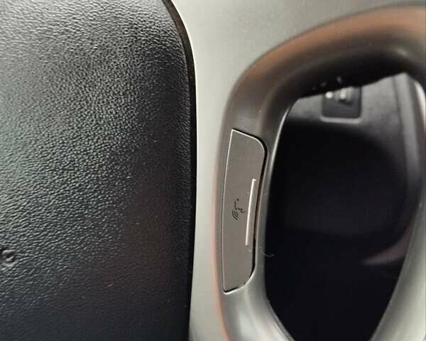 Черный Хендай их35, объемом двигателя 1.69 л и пробегом 250 тыс. км за 11888 $, фото 20 на Automoto.ua