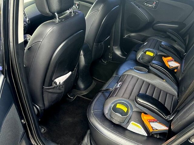 Чорний Хендай іх35, об'ємом двигуна 2 л та пробігом 116 тис. км за 10800 $, фото 7 на Automoto.ua