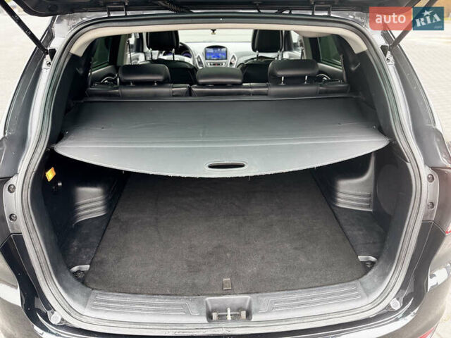 Черный Хендай их35, объемом двигателя 2 л и пробегом 178 тыс. км за 12350 $, фото 39 на Automoto.ua