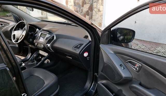 Черный Хендай их35, объемом двигателя 2 л и пробегом 264 тыс. км за 11900 $, фото 7 на Automoto.ua