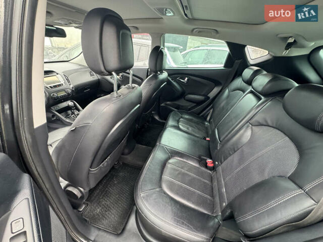 Черный Хендай их35, объемом двигателя 2 л и пробегом 111 тыс. км за 11900 $, фото 15 на Automoto.ua