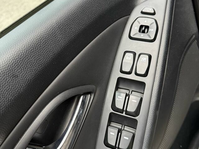 Чорний Хендай іх35, об'ємом двигуна 2 л та пробігом 237 тис. км за 7100 $, фото 12 на Automoto.ua