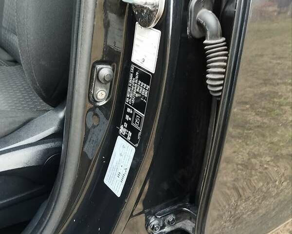 Черный Хендай их35, объемом двигателя 1.69 л и пробегом 250 тыс. км за 11888 $, фото 31 на Automoto.ua