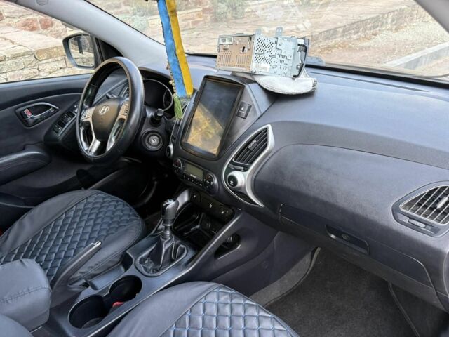 Хендай их35 2010 в Теребовле на Automoto.ua Черный Хендай их35, объемом двигателя 2 л и пробегом 261 тыс. км за 9700 $, фото 10 на Automoto.ua