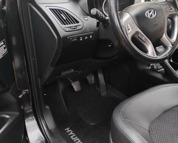 Черный Хендай их35, объемом двигателя 2 л и пробегом 249 тыс. км за 11900 $, фото 30 на Automoto.ua