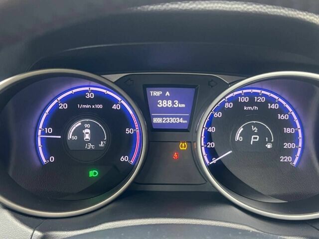 Черный Хендай их35, объемом двигателя 2 л и пробегом 233 тыс. км за 13500 $, фото 15 на Automoto.ua