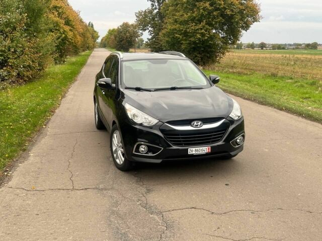 Черный Хендай их35, объемом двигателя 2 л и пробегом 233 тыс. км за 13500 $, фото 4 на Automoto.ua