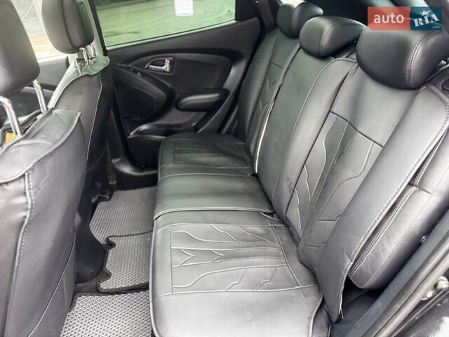 Черный Хендай их35, объемом двигателя 2 л и пробегом 178 тыс. км за 12350 $, фото 32 на Automoto.ua