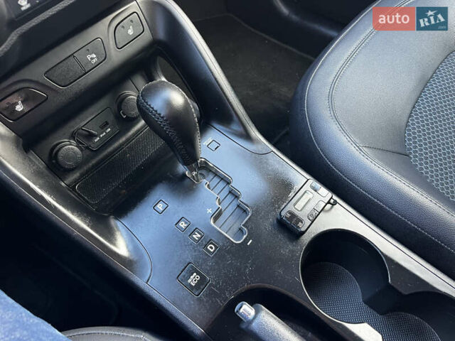 Чорний Хендай іх35, об'ємом двигуна 2 л та пробігом 225 тис. км за 12999 $, фото 27 на Automoto.ua