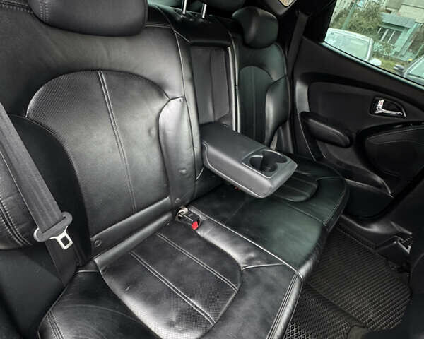 Хендай их35 2010 в Бердичеве на Automoto.ua Черный Хендай их35, объемом двигателя 2 л и пробегом 264 тыс. км за 10900 $, фото 17 на Automoto.ua