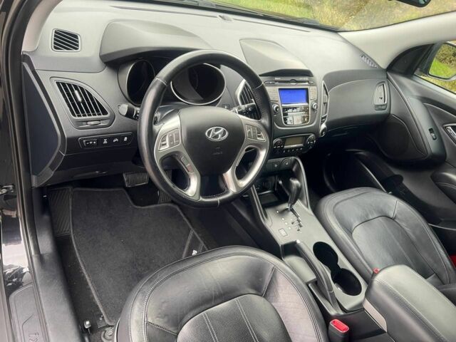 Черный Хендай их35, объемом двигателя 2 л и пробегом 233 тыс. км за 13500 $, фото 18 на Automoto.ua