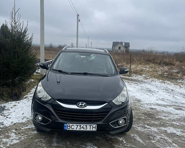 Черный Хендай их35, объемом двигателя 2 л и пробегом 197 тыс. км за 11300 $, фото 1 на Automoto.ua