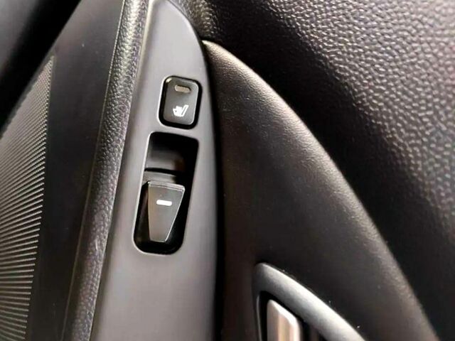 Черный Хендай их35, объемом двигателя 2 л и пробегом 290 тыс. км за 10500 $, фото 9 на Automoto.ua