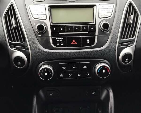 Черный Хендай их35, объемом двигателя 1.69 л и пробегом 250 тыс. км за 11888 $, фото 18 на Automoto.ua