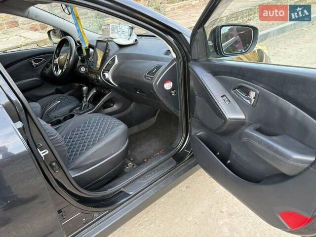 Хендай их35 2010 в Теребовле на Automoto.ua Черный Хендай их35, объемом двигателя 2 л и пробегом 261 тыс. км за 9700 $, фото 7 на Automoto.ua