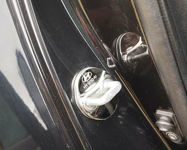 Черный Хендай их35, объемом двигателя 1.69 л и пробегом 250 тыс. км за 11888 $, фото 38 на Automoto.ua