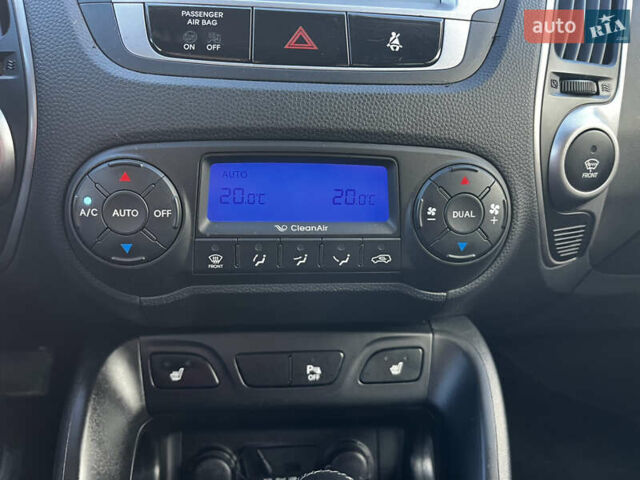 Черный Хендай их35, объемом двигателя 2 л и пробегом 225 тыс. км за 12999 $, фото 26 на Automoto.ua