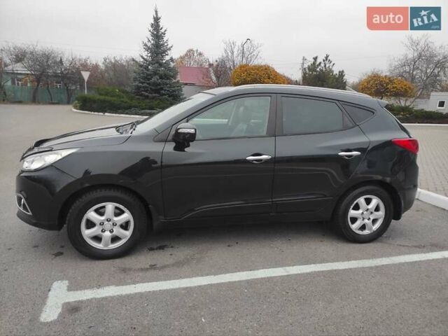 Черный Хендай их35, объемом двигателя 2 л и пробегом 249 тыс. км за 11900 $, фото 4 на Automoto.ua