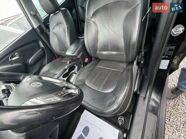 Черный Хендай их35, объемом двигателя 2 л и пробегом 111 тыс. км за 11900 $, фото 14 на Automoto.ua