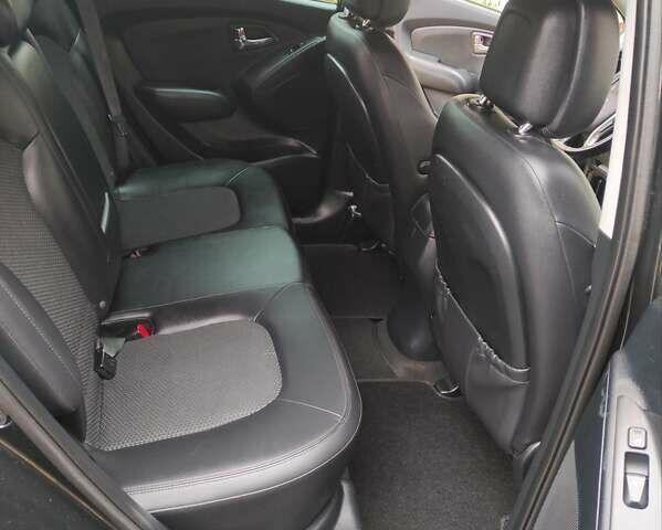 Черный Хендай их35, объемом двигателя 2 л и пробегом 249 тыс. км за 11900 $, фото 29 на Automoto.ua