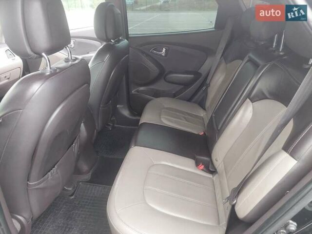 Черный Хендай их35, объемом двигателя 2 л и пробегом 173 тыс. км за 11900 $, фото 13 на Automoto.ua