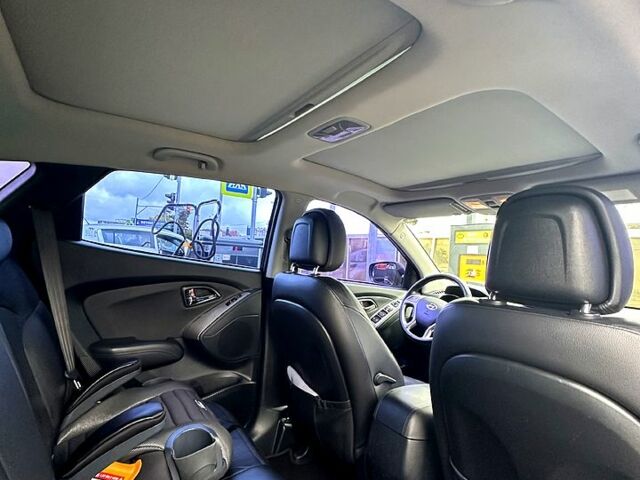 Чорний Хендай іх35, об'ємом двигуна 2 л та пробігом 116 тис. км за 10800 $, фото 9 на Automoto.ua