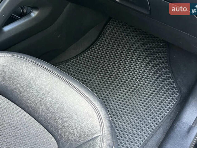 Чорний Хендай іх35, об'ємом двигуна 2 л та пробігом 196 тис. км за 12900 $, фото 13 на Automoto.ua