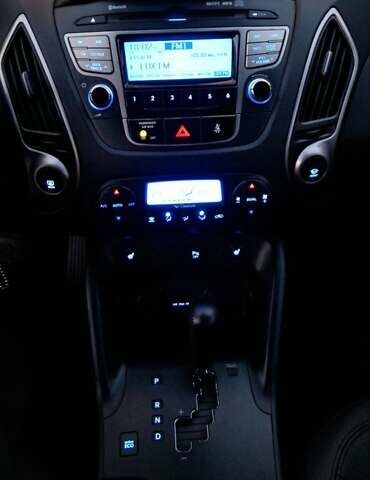 Черный Хендай их35, объемом двигателя 2 л и пробегом 264 тыс. км за 11900 $, фото 11 на Automoto.ua