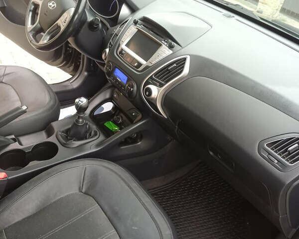 Черный Хендай их35, объемом двигателя 2 л и пробегом 111 тыс. км за 11900 $, фото 18 на Automoto.ua