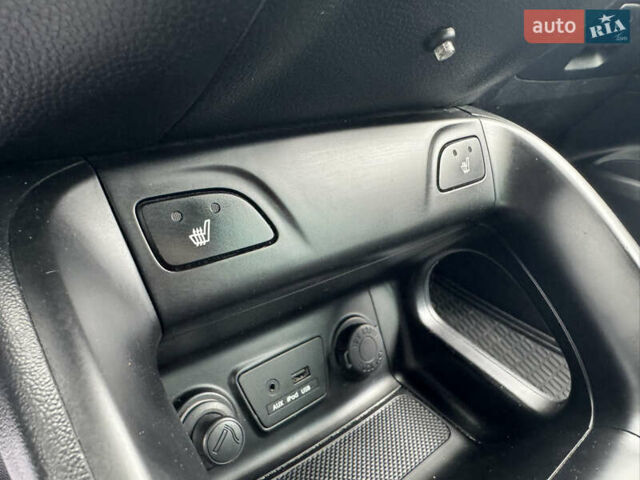 Черный Хендай их35, объемом двигателя 2 л и пробегом 111 тыс. км за 11900 $, фото 11 на Automoto.ua