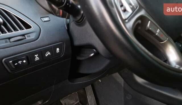 Черный Хендай их35, объемом двигателя 2 л и пробегом 264 тыс. км за 11900 $, фото 12 на Automoto.ua