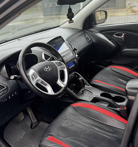 Черный Хендай их35, объемом двигателя 2 л и пробегом 178 тыс. км за 12350 $, фото 24 на Automoto.ua