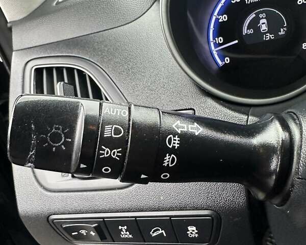 Черный Хендай их35, объемом двигателя 2 л и пробегом 157 тыс. км за 12700 $, фото 35 на Automoto.ua