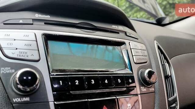 Черный Хендай их35, объемом двигателя 2 л и пробегом 161 тыс. км за 12600 $, фото 18 на Automoto.ua