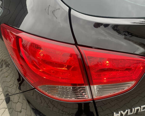 Черный Хендай их35, объемом двигателя 2 л и пробегом 179 тыс. км за 12000 $, фото 30 на Automoto.ua