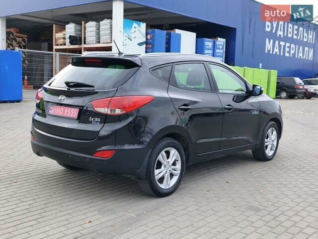 Черный Хендай их35, объемом двигателя 1.7 л и пробегом 229 тыс. км за 10750 $, фото 5 на Automoto.ua