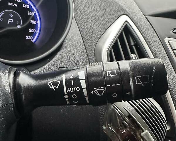 Черный Хендай их35, объемом двигателя 2 л и пробегом 157 тыс. км за 12700 $, фото 36 на Automoto.ua