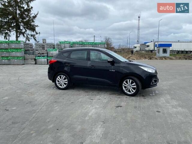 Черный Хендай их35, объемом двигателя 1.7 л и пробегом 277 тыс. км за 11800 $, фото 4 на Automoto.ua