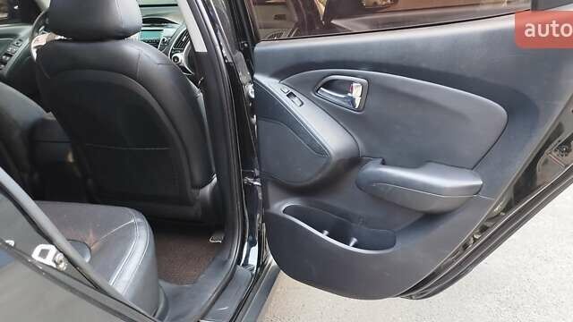 Черный Хендай их35, объемом двигателя 0 л и пробегом 161 тыс. км за 12700 $, фото 26 на Automoto.ua