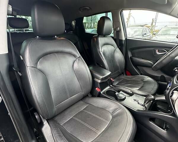 Черный Хендай их35, объемом двигателя 2 л и пробегом 157 тыс. км за 12700 $, фото 25 на Automoto.ua