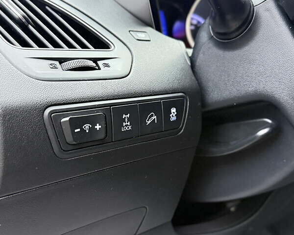 Чорний Хендай іх35, об'ємом двигуна 2 л та пробігом 206 тис. км за 13099 $, фото 46 на Automoto.ua