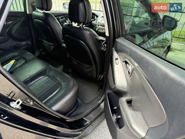 Черный Хендай их35, объемом двигателя 2 л и пробегом 156 тыс. км за 12700 $, фото 13 на Automoto.ua