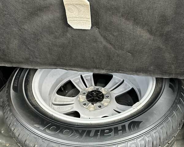 Черный Хендай их35, объемом двигателя 2 л и пробегом 157 тыс. км за 12700 $, фото 14 на Automoto.ua